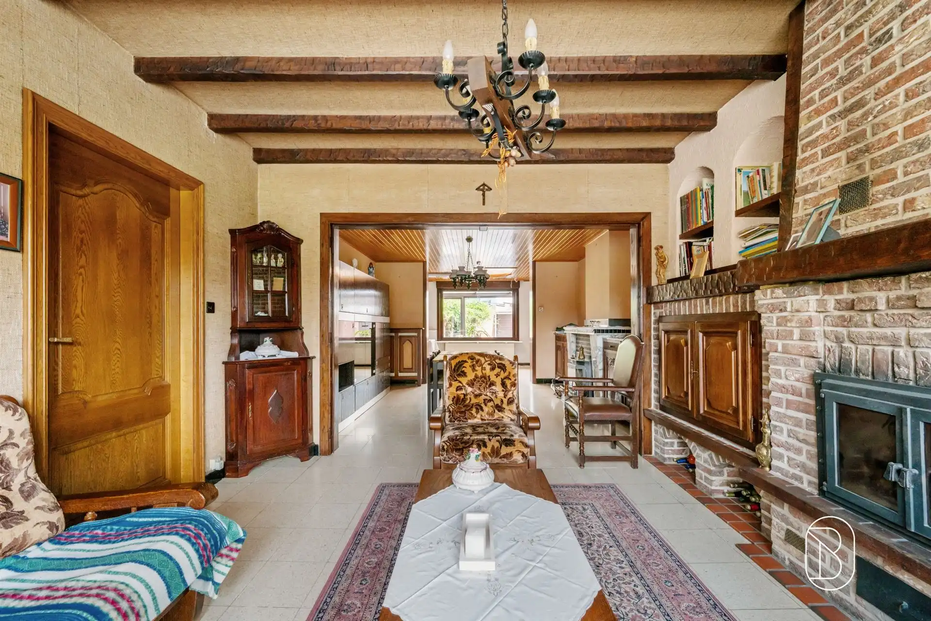 Zeer ruime woning met tal van mogelijkheden! foto 6