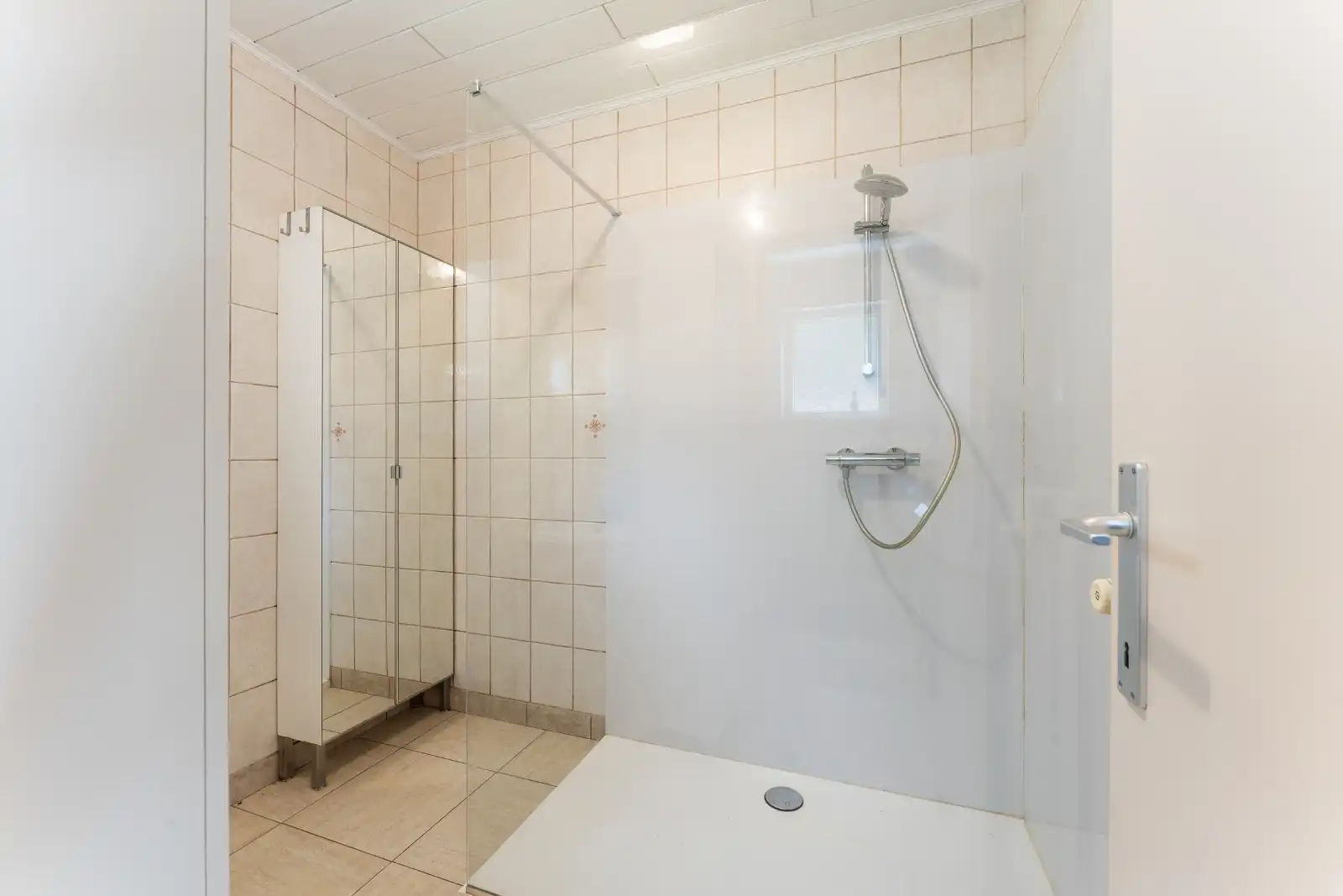 Ruime gezinswoning in het hart van Ardooie! foto 23