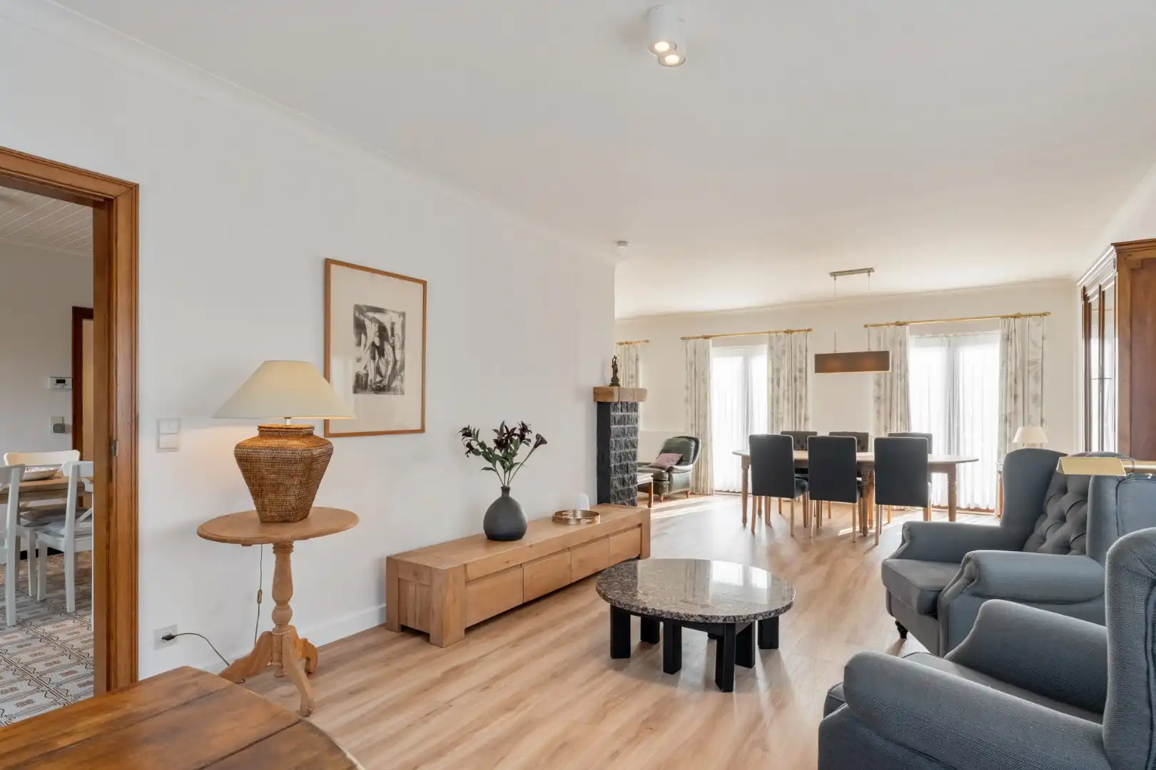 Zeer goed onderhouden gelijkvloerse gezinswoning op een riant perceel van 19a75ca op een rustige locatie te Schalkhoven, een deelgemeente van Hoeselt.  foto 24