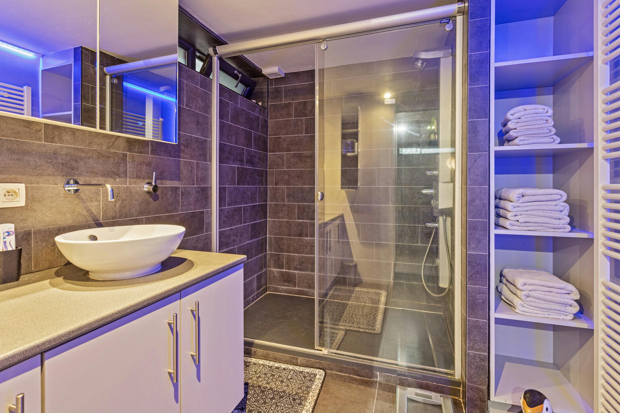 Charmant gerenoveerde B&B met woonst, winkel en handelsfonds foto 52