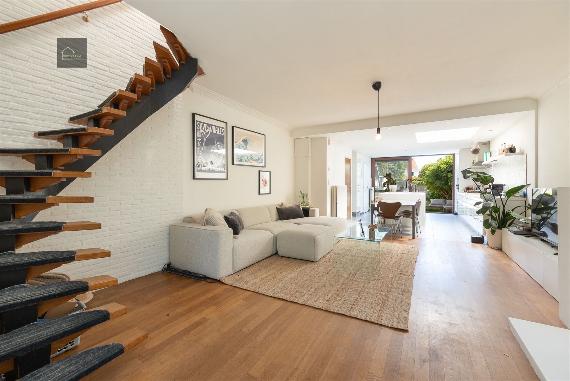 Gerenoveerde woning met 2 slaapkamers te koop! foto {{pictureIndex}}