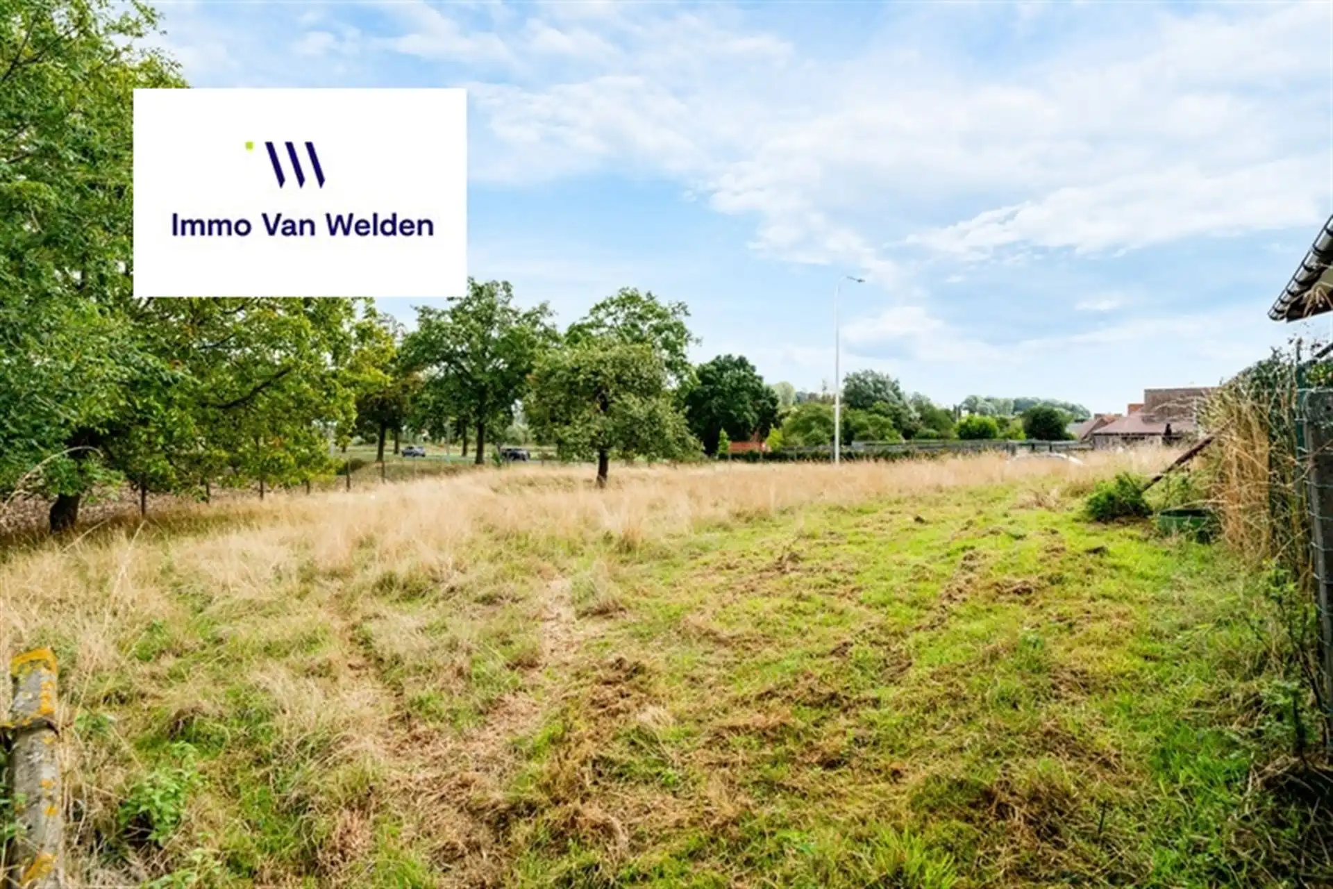 Vrijstaande woning met uitzonderlijk ruim perceel en landelijk uitzicht foto 22