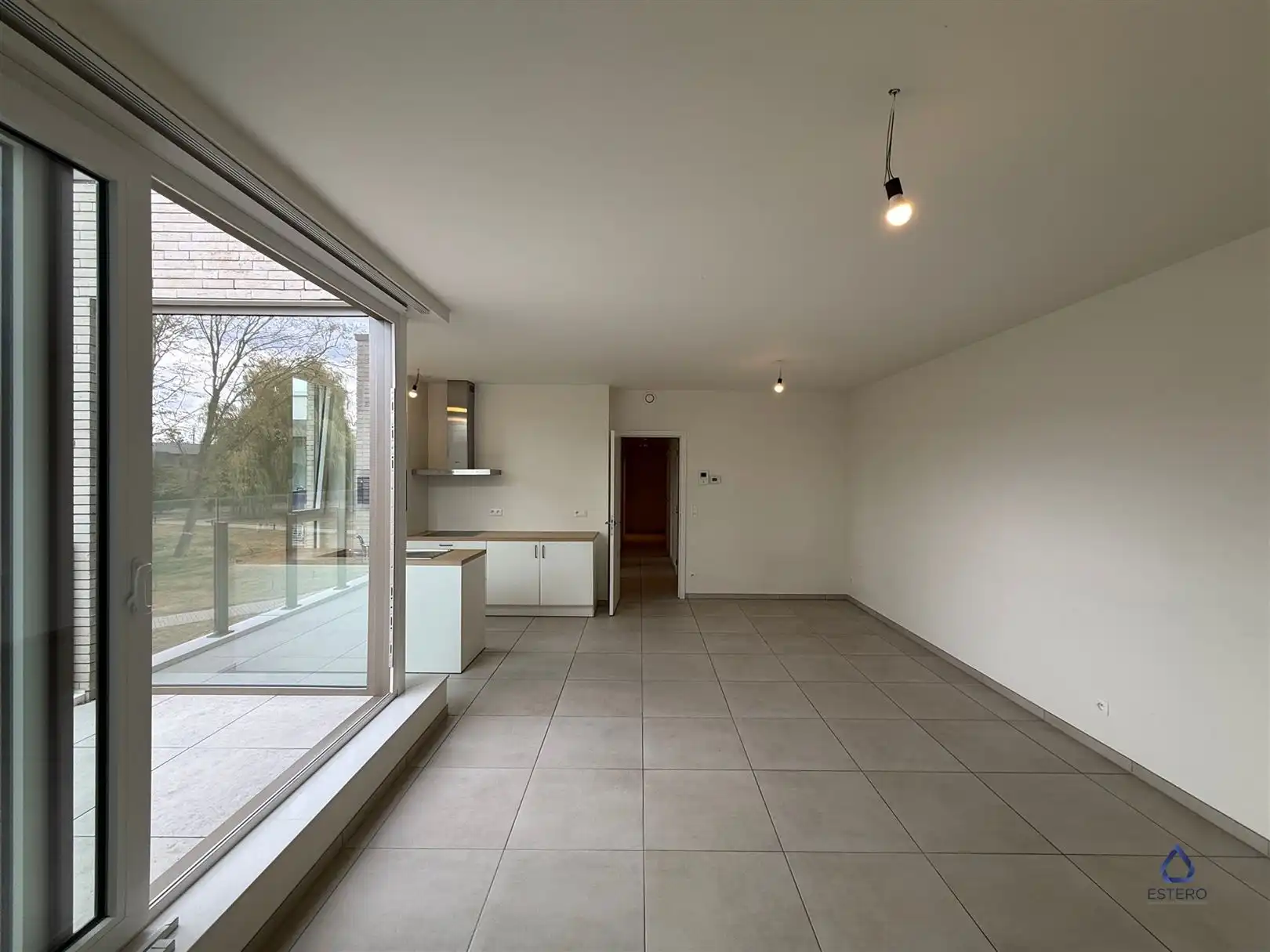 Modern 2-slaapkamerappartement met terras en zicht op groen foto 7
