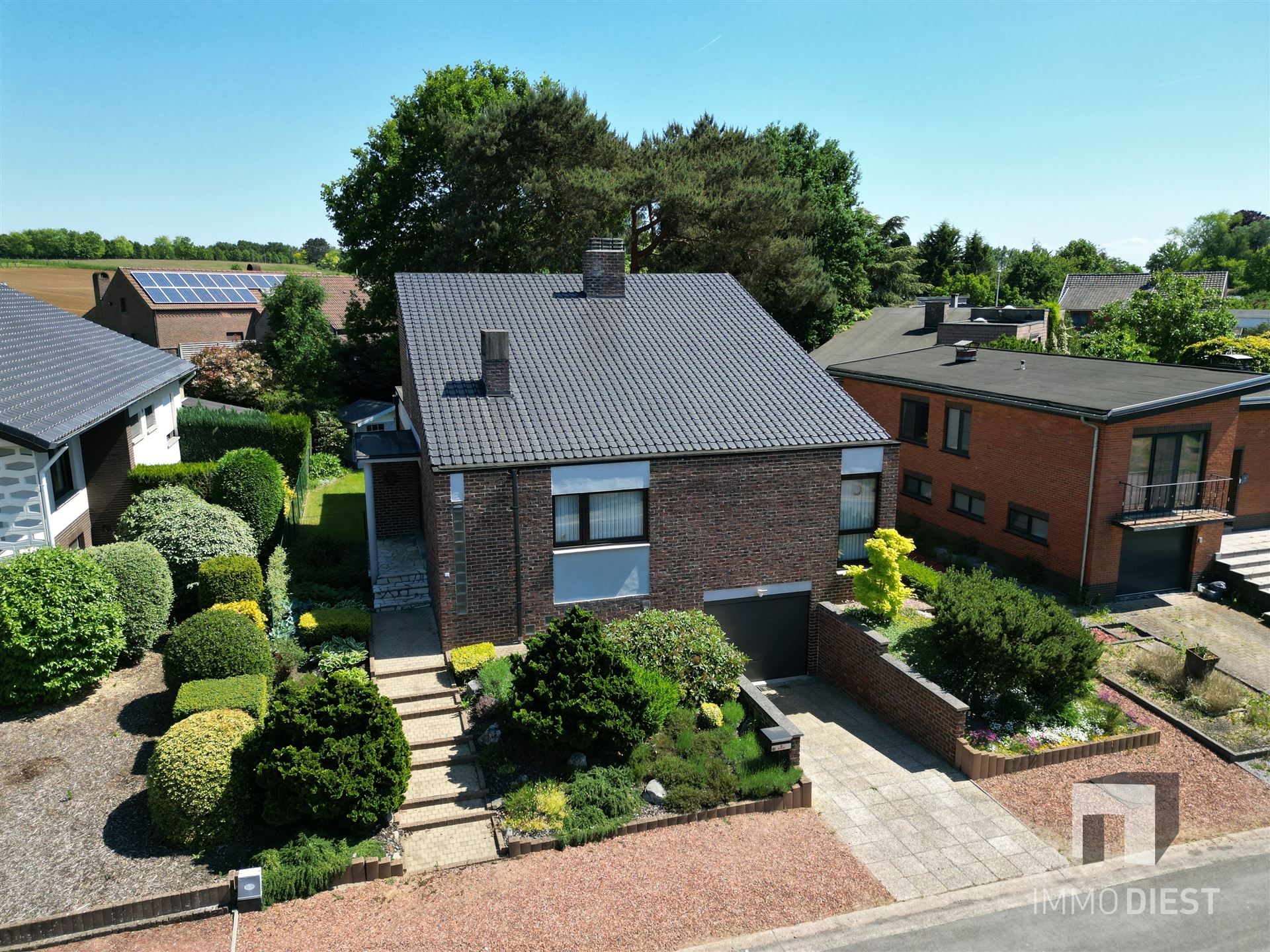 Hoofdfoto van de publicatie: Knappe woning met 4 tot 5 slaapkamers