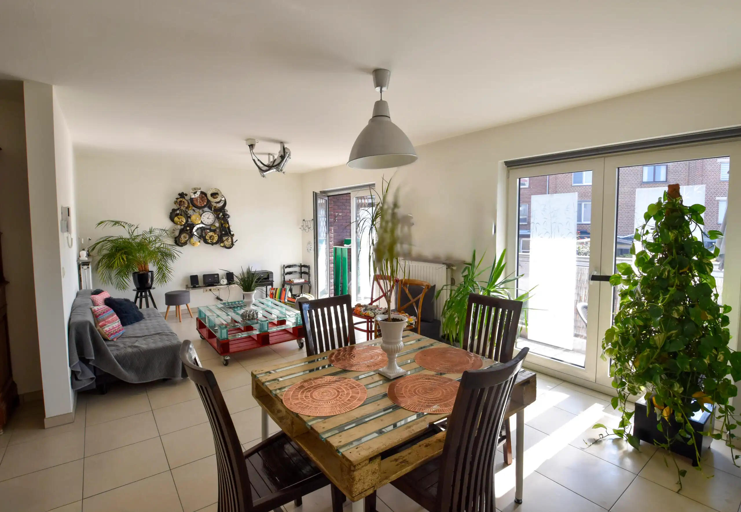 Energiezuinig appartement met 2 slaapkamers en ondergrondse autostaanplaats. foto {{pictureIndex}}