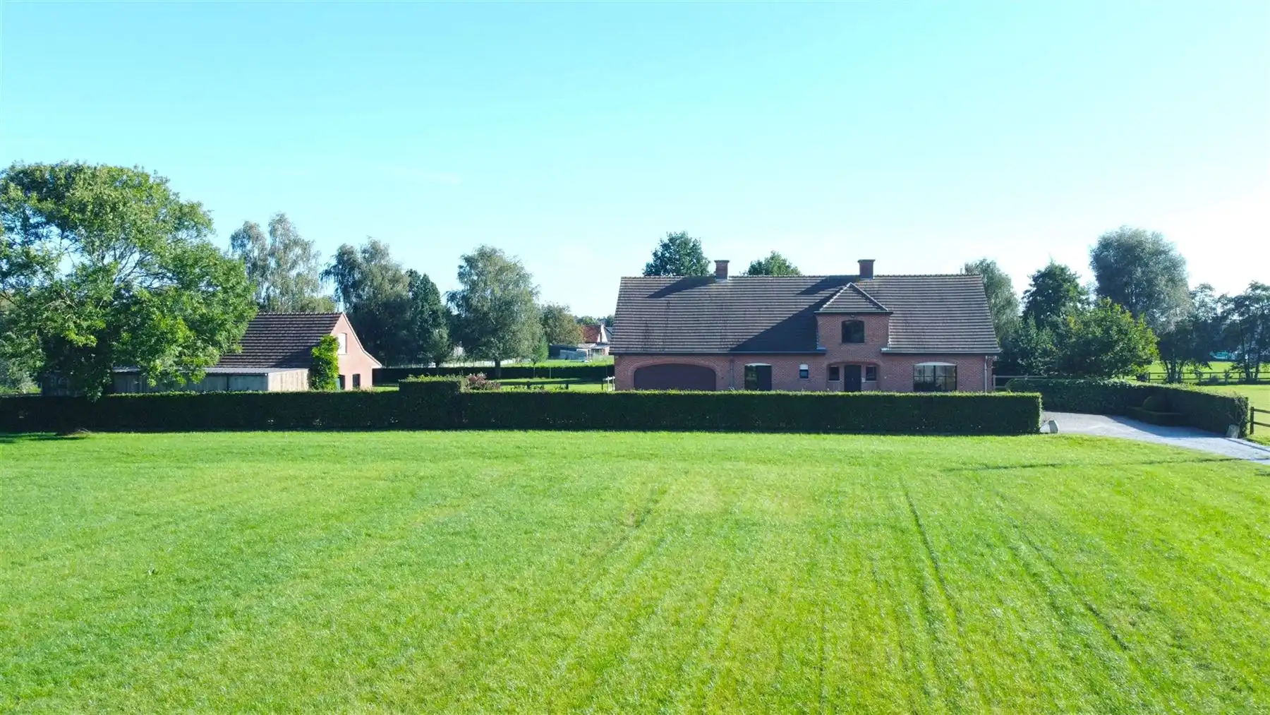 Ruime villa met 4 ruime slaapkamers foto 2