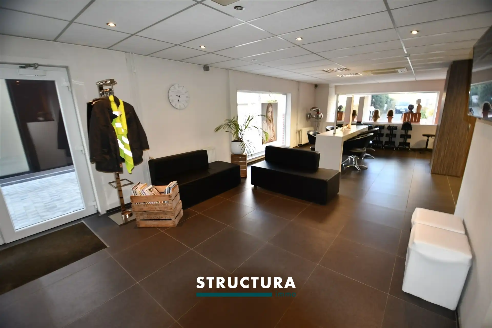Ruime winkelruimte +/- 250 m² foto 9