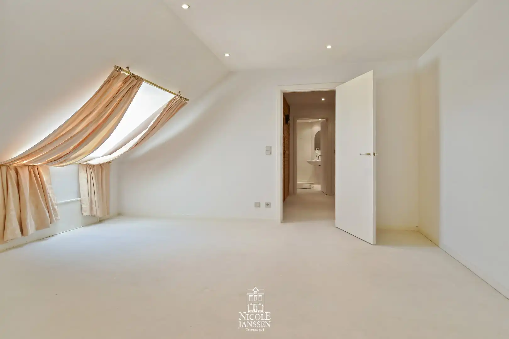 Exclusieve villa met zwembad foto 20