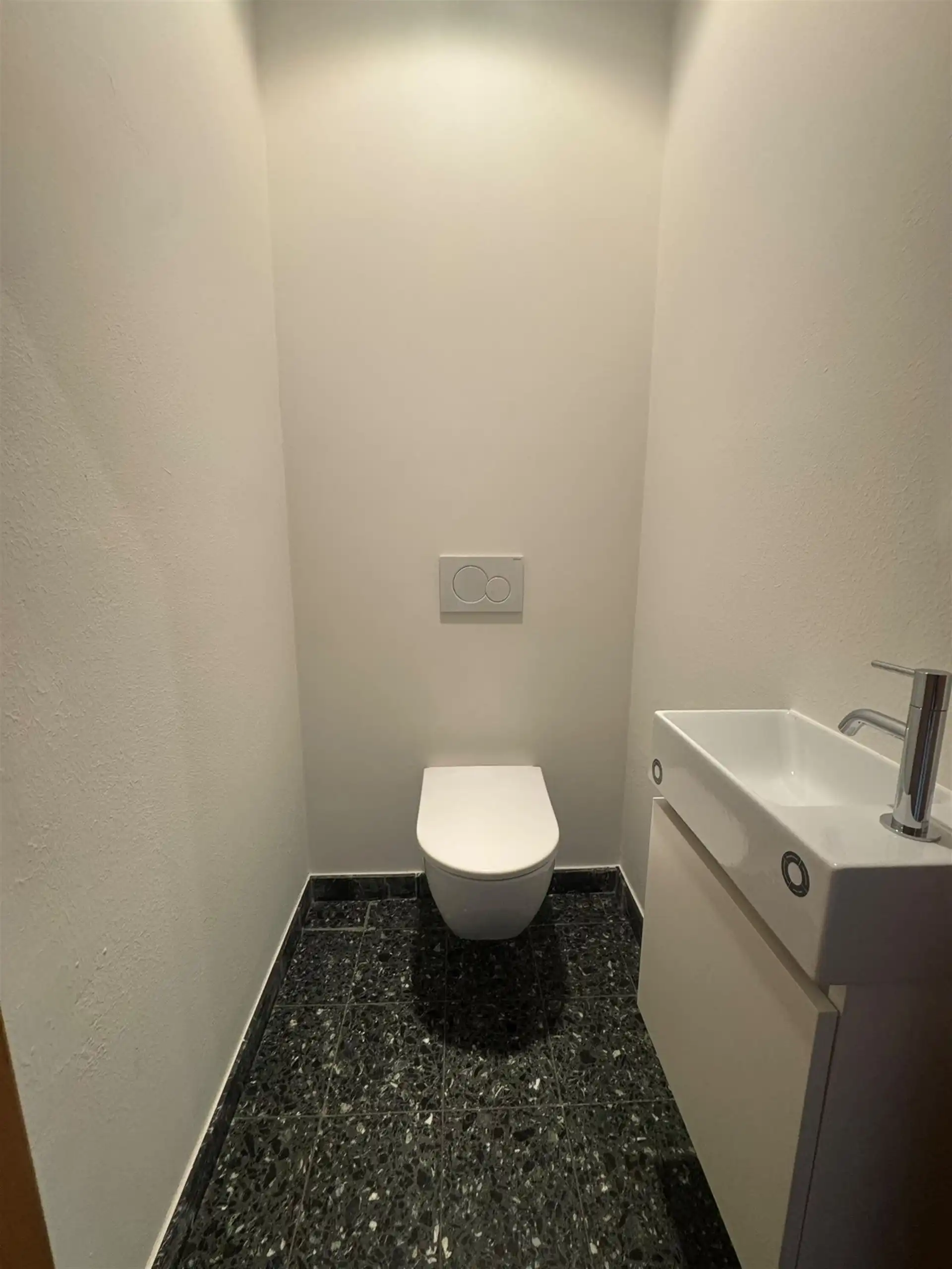 Prachtig gerenoveerde woning op toplocatie aan het Keizersplein in Aalst foto 10