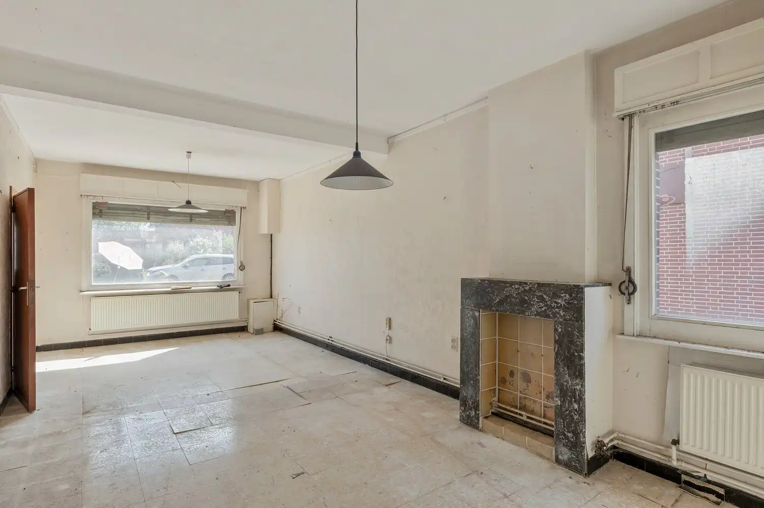 Volledig te renoveren halfopen gezinswoning op een perceel van 834 m². foto 3