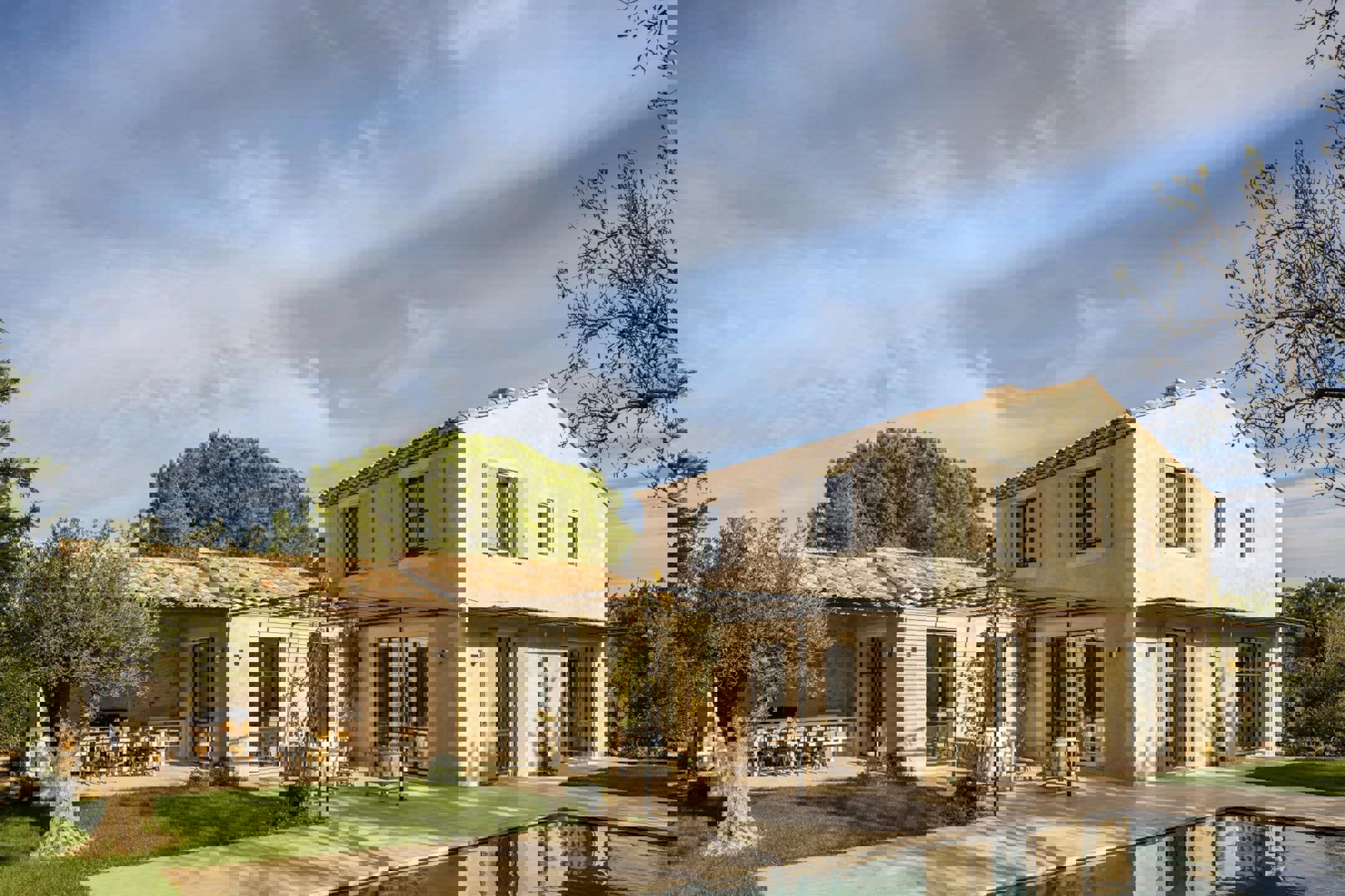 ()=>{if(producerUpdateValueVersion(node),producerAccessed(node),node.value===ERRORED)throw node.error;return node.value} 13810 Eygalieres