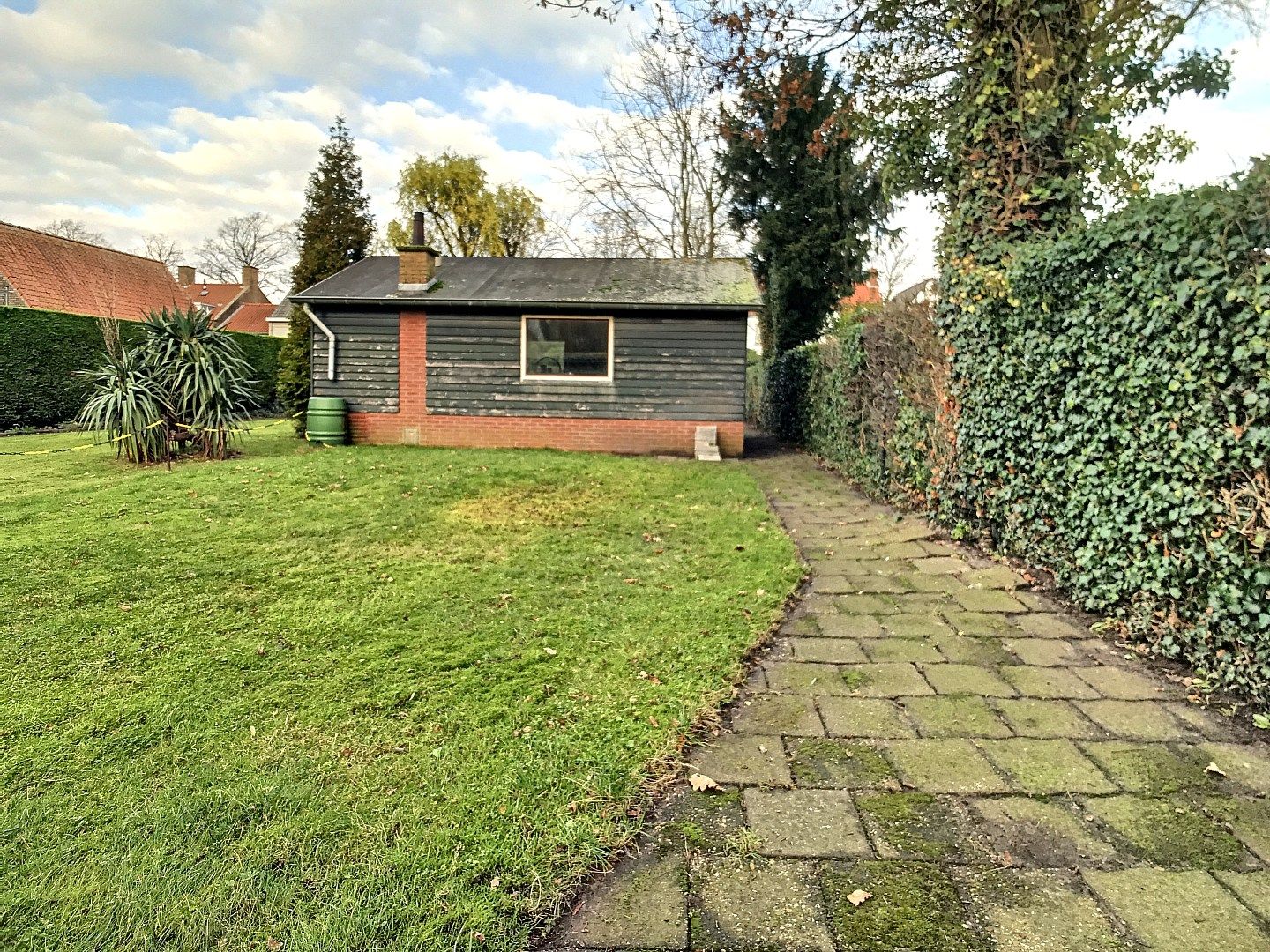 Gerenoveerde half vrijstaande woning met royale tuin en dubbele garage. foto 9