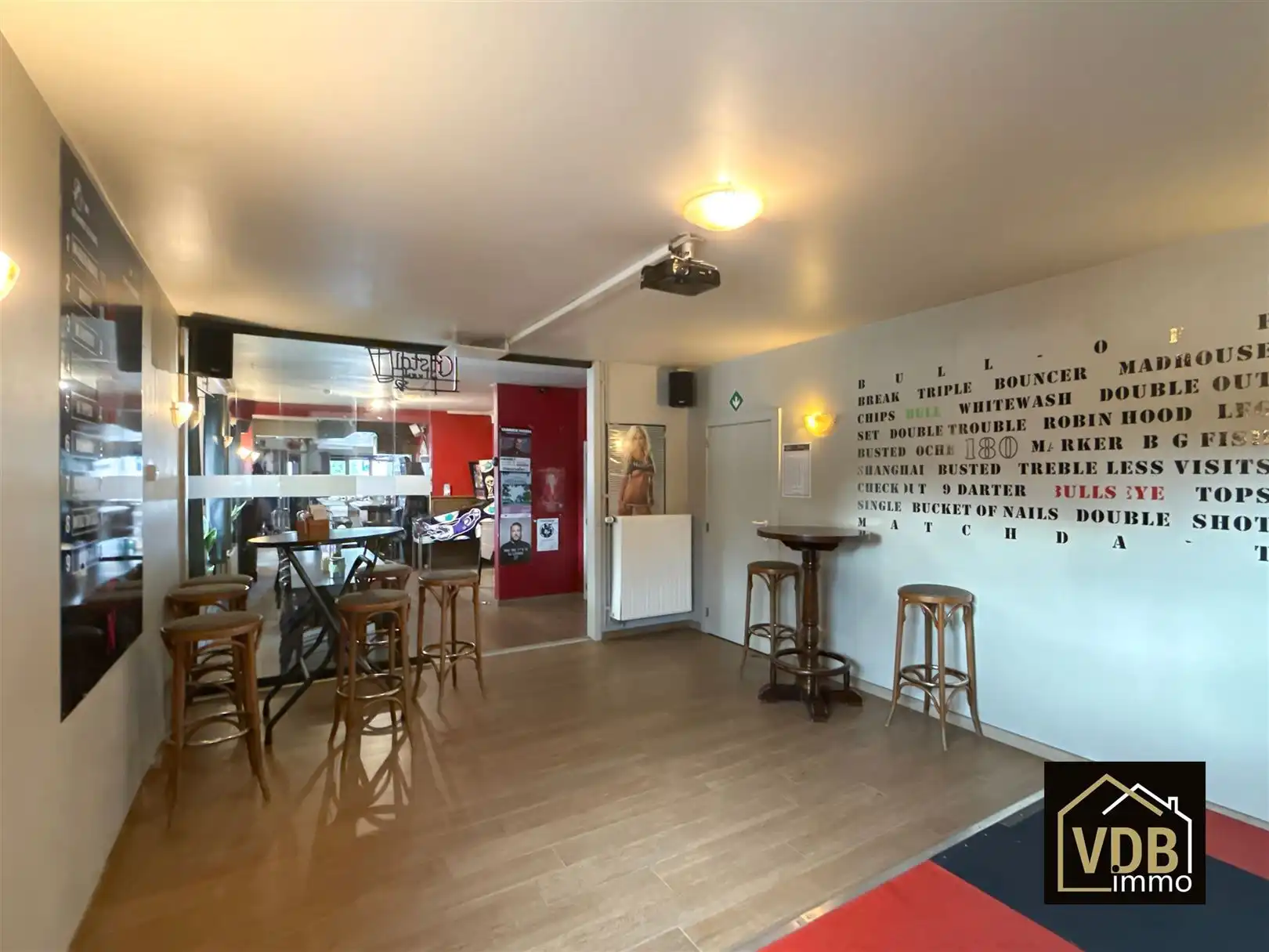 HANDELSHUIS MET WOONST foto 10