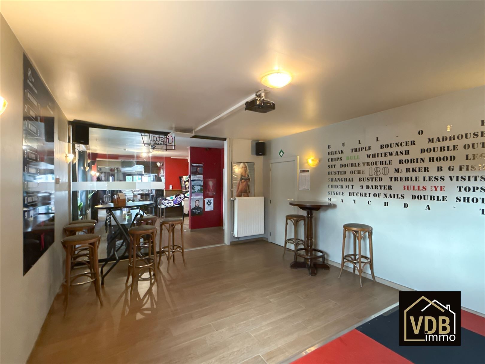 HANDELSHUIS MET WOONST foto 10