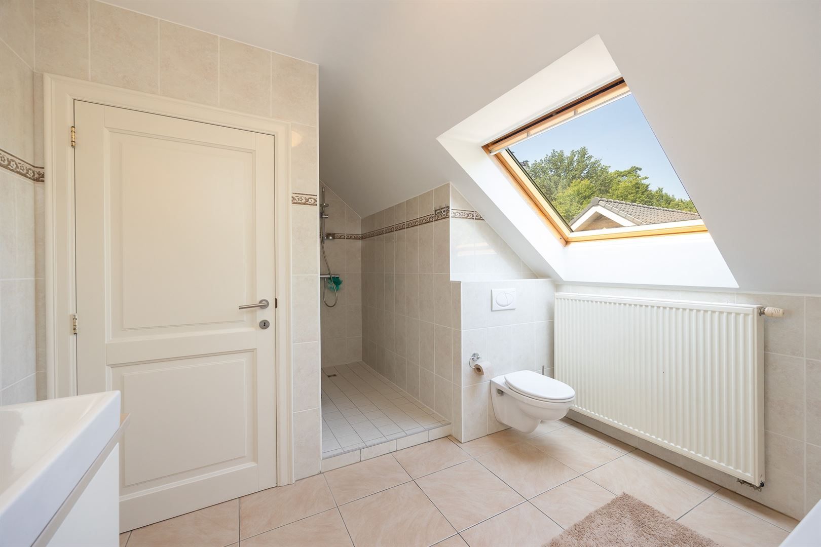 Een moderne villa met 4 ruime SLKS  nabij het centrum van Heide- Kalmthout. foto 23