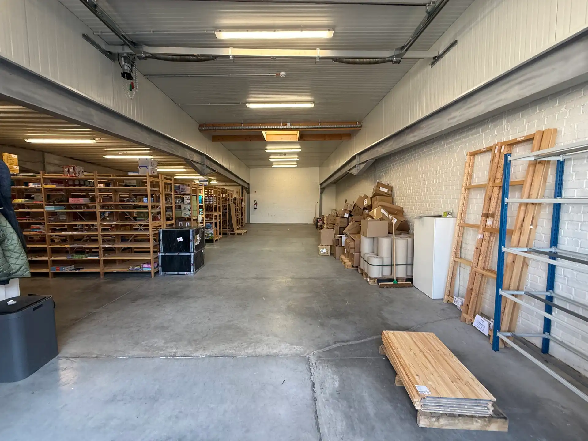 ERPE - Opslagplaats vlakbij de invalsweg. foto 3