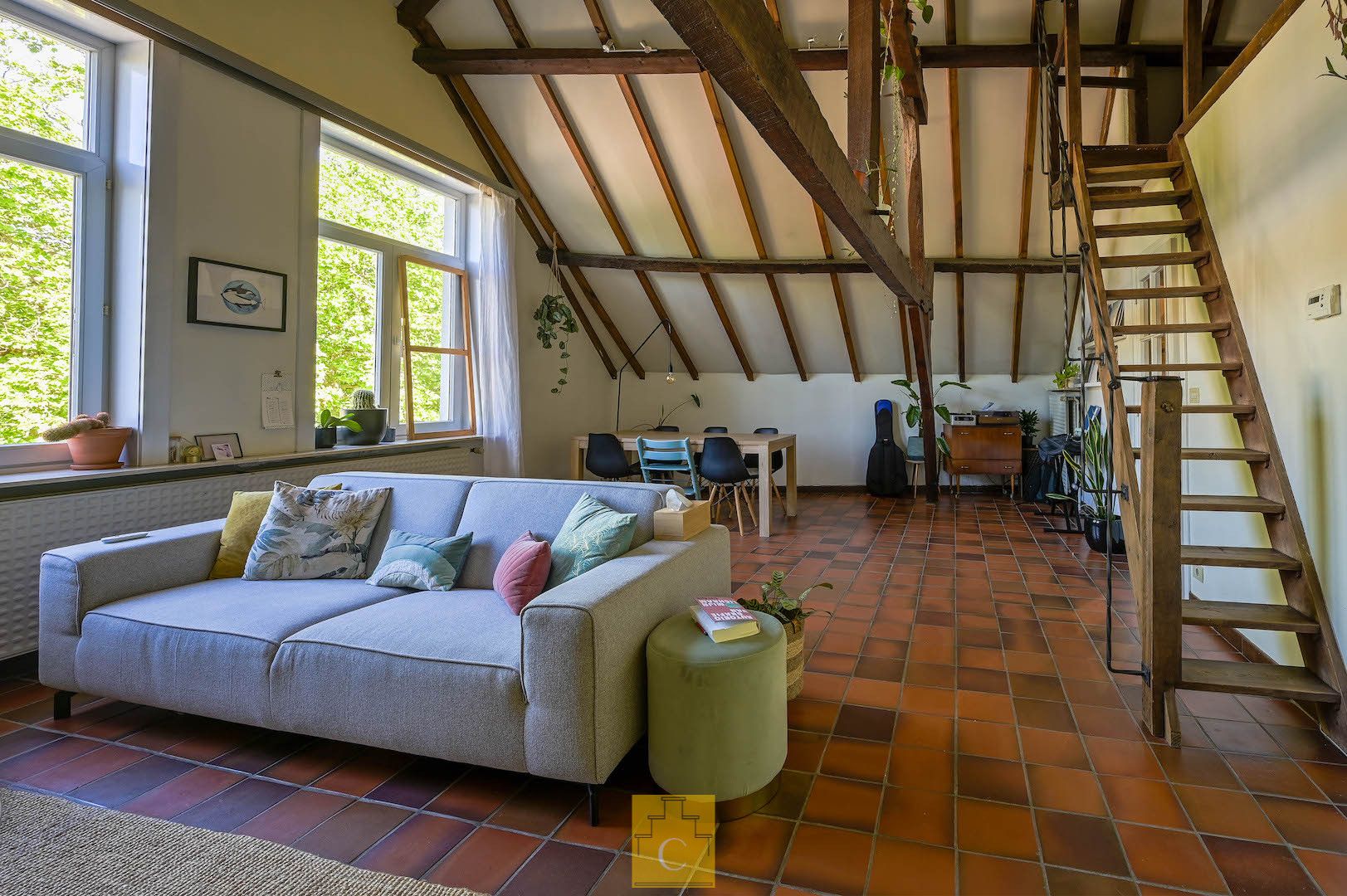 ruim dakappartement in herenhuis aan de Potterierei foto 14