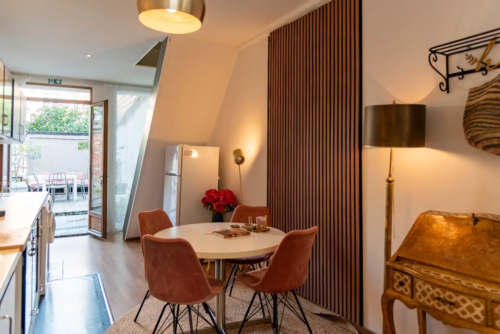 Charmante woning met 2 slaapkamers en stadstuin foto 3