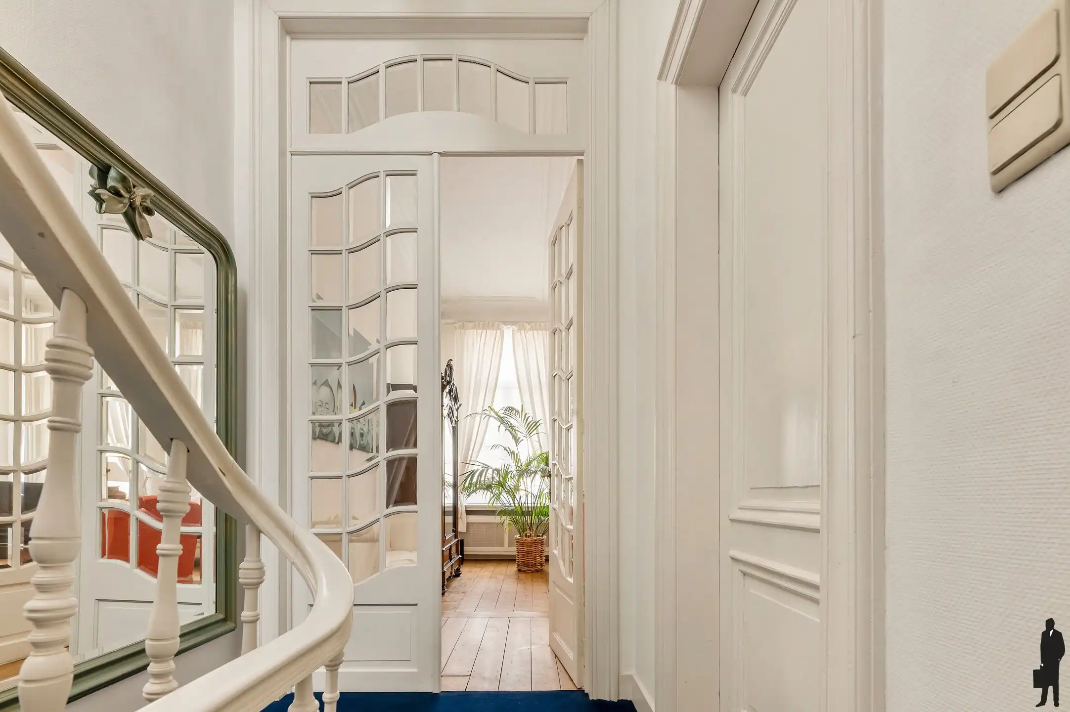 Statig herenhuis met praktijkruimte op toplocatie in Antwerpen foto 28