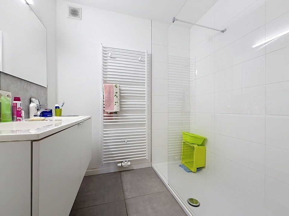 Centraal gelegen recent appartement met 2 slaapkamers foto 6
