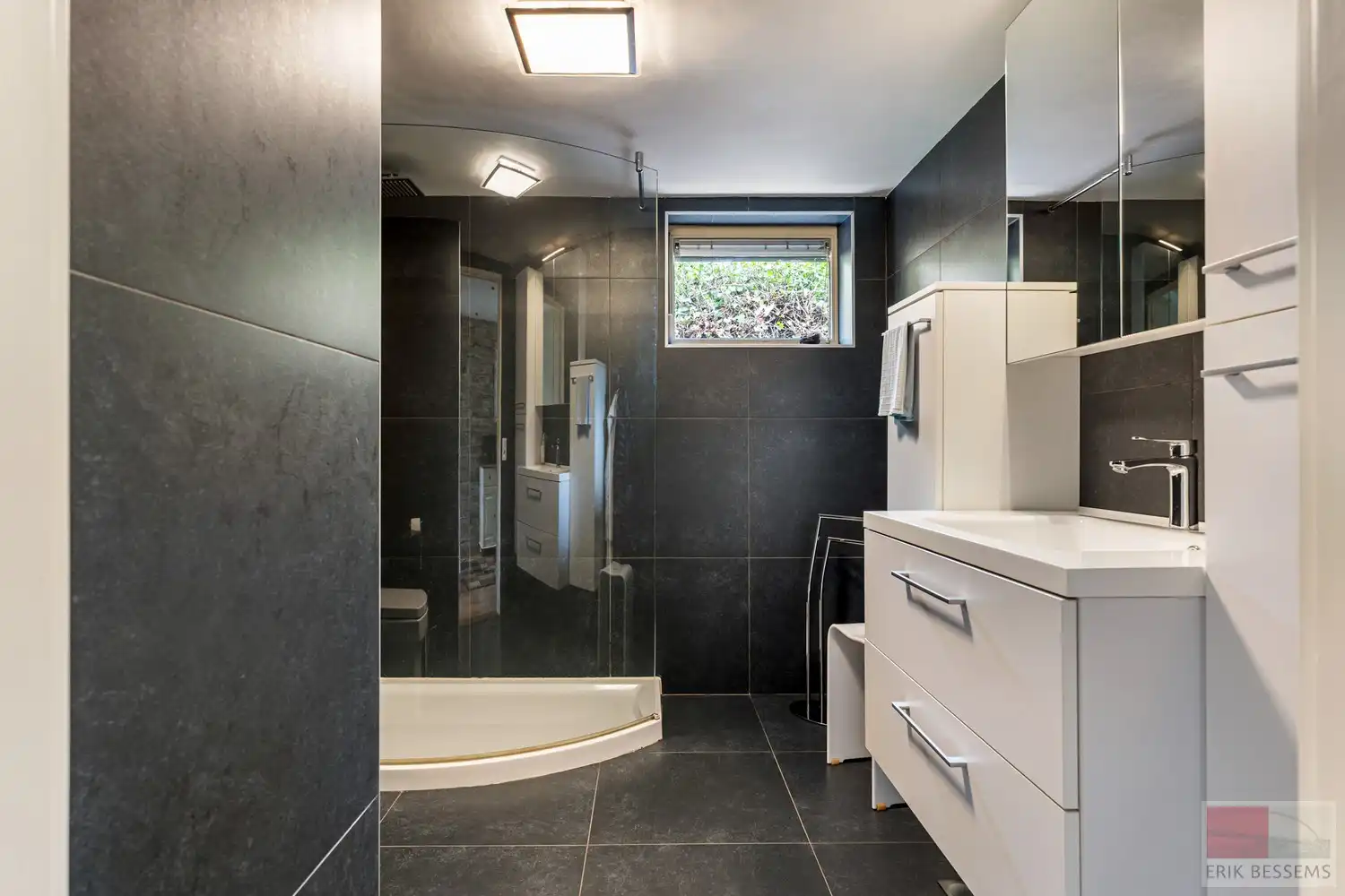 Gelijkvloerse vakantiewoning met een woonoppervlakte van 78 m², gelegen op een ruim perceel van 551 m². foto 17