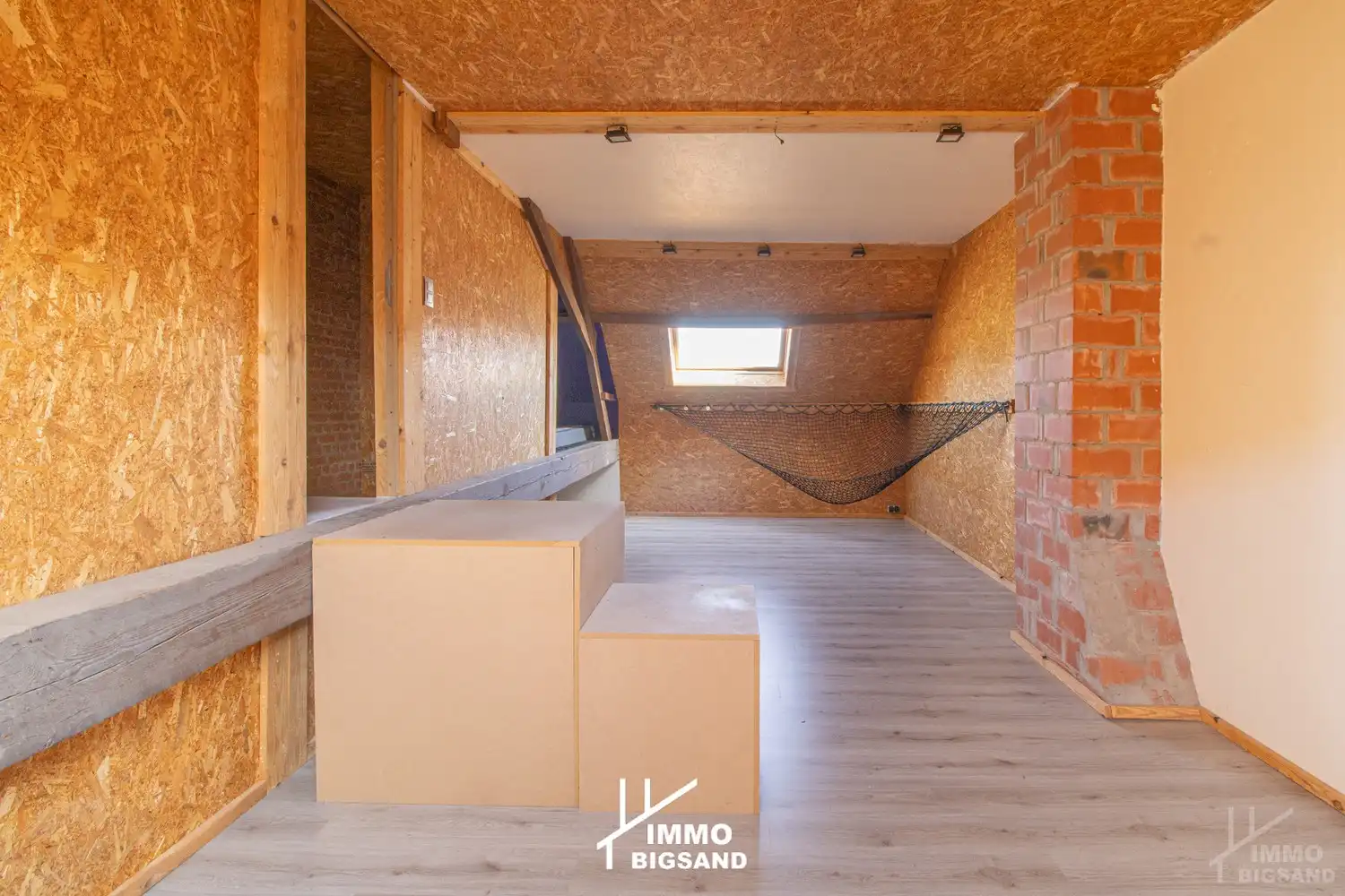 Een ruime gezinswoning (voorheen twee woningen) met 3 slaapkamers en garage met ruime tuin foto 2