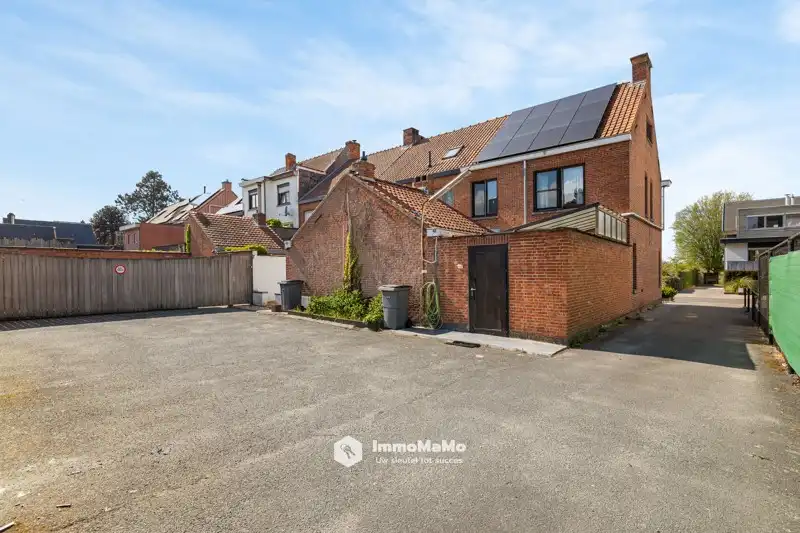 HALFOPEN BEBOUWING MET GROTE TUIN TE KOOP IN STEKENE foto 20