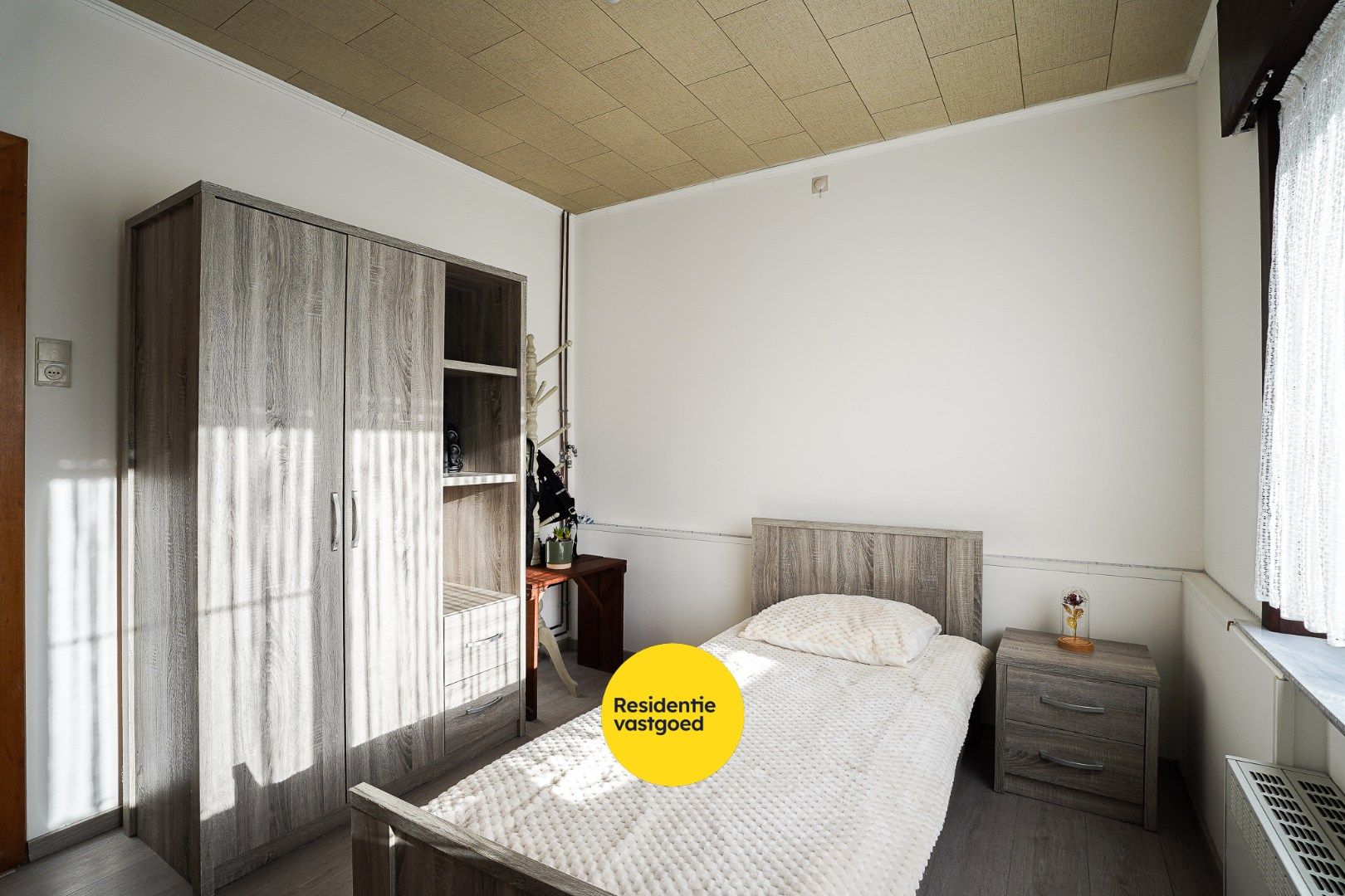 Woning met 5 slaapkamers in het centrum van Eernegem foto 14