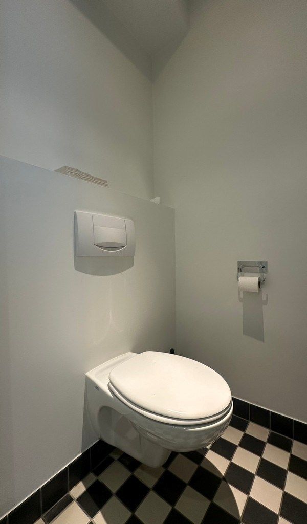 Ingedeeld kantoor te huur in standalone kantoorgebouw in Deurle foto 16