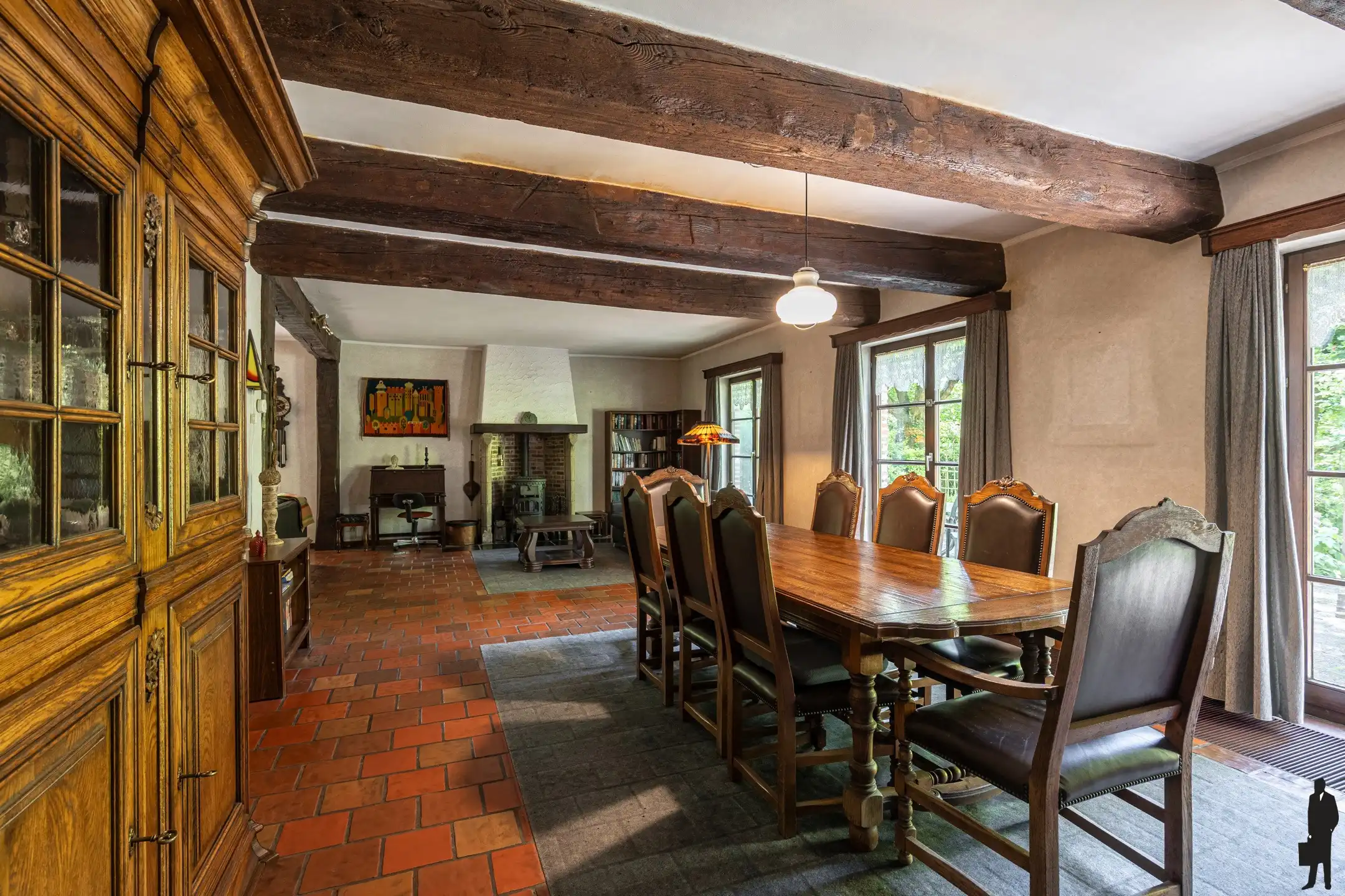 Te renoveren woning met 6 slpk. op 2.581 m² foto 6