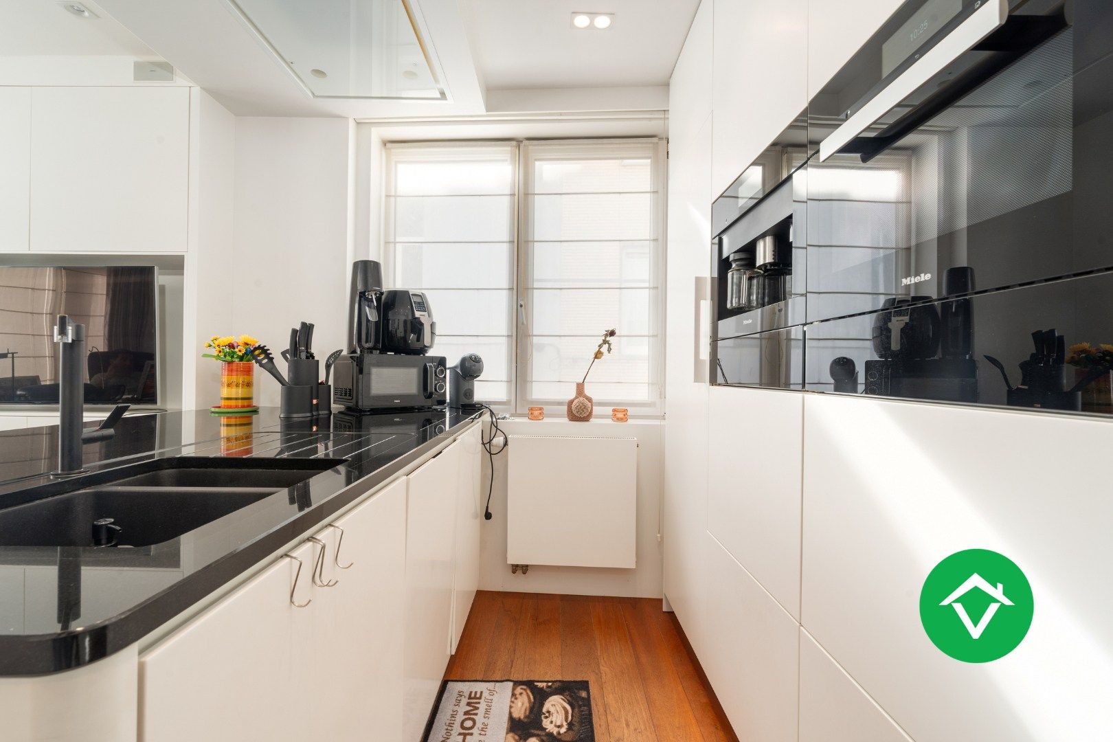 Instapklaar bemeubeld hoekappartement met 2 slaapkamers te koop in Oostende foto 7