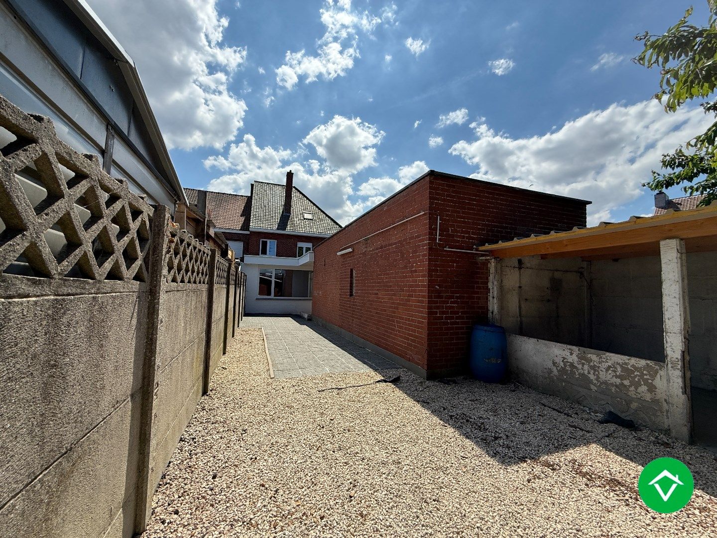 Woning met 4 slaapkamers, garage en tuin te Roeselare foto 13