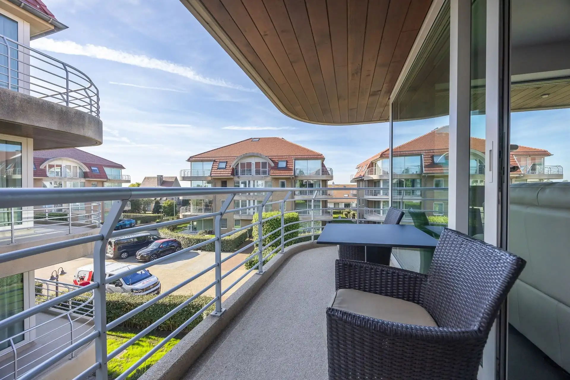 Zonnig 2 slpk hoekappartement met zuidgericht terras, garagebox, kelder en staanplaats foto 10