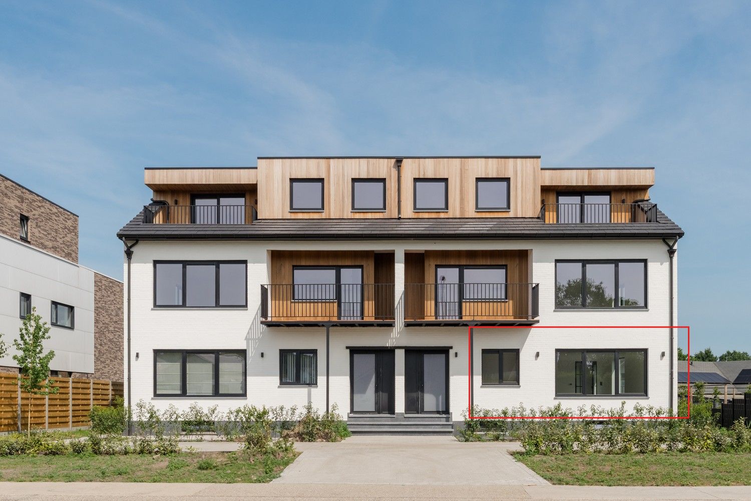 Prachtig 3 slaapkamer appartement met garagebox en privatieve berging foto {{pictureIndex}}