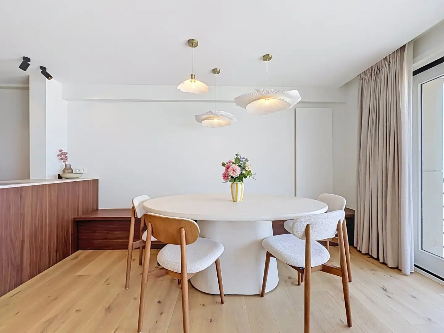 Gerenoveerd appartement op de zeedijk van Koksijde. foto 5