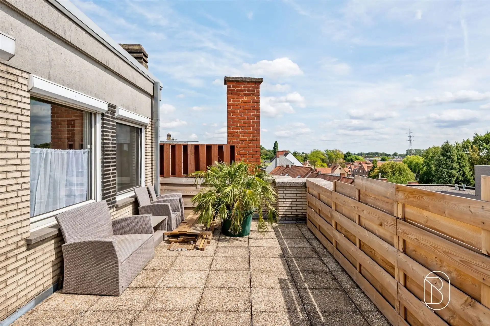 Leuk appartement met ruim terras & garage! foto 3