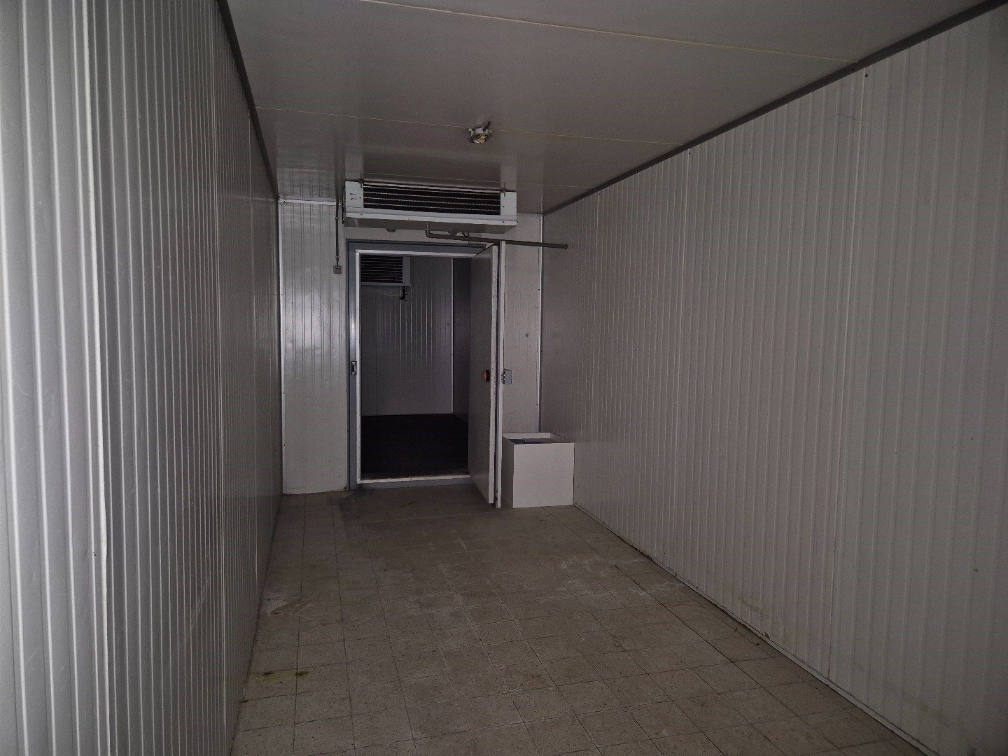 Handelszaak op toplocatie met paring in Maasmechelen  foto 11