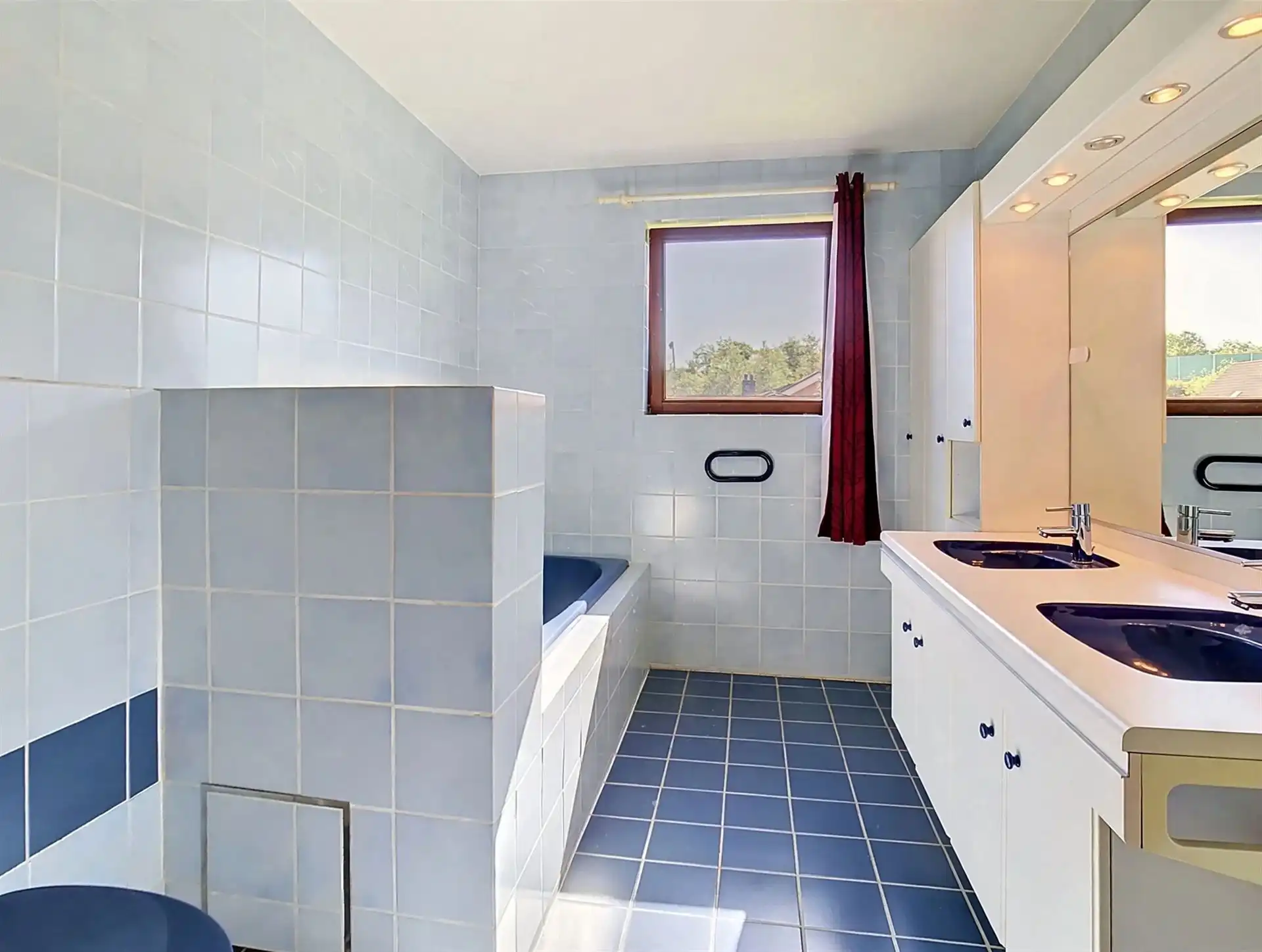 Villa met 3 slpk., bureau en groot perceel foto 18