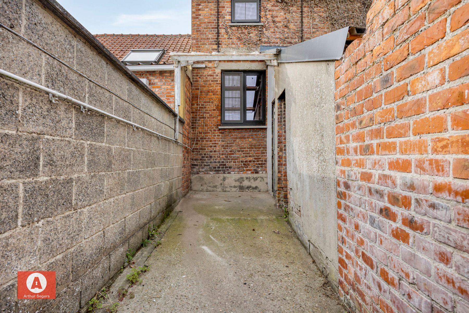 Te renoveren starters-woning of project  foto 8