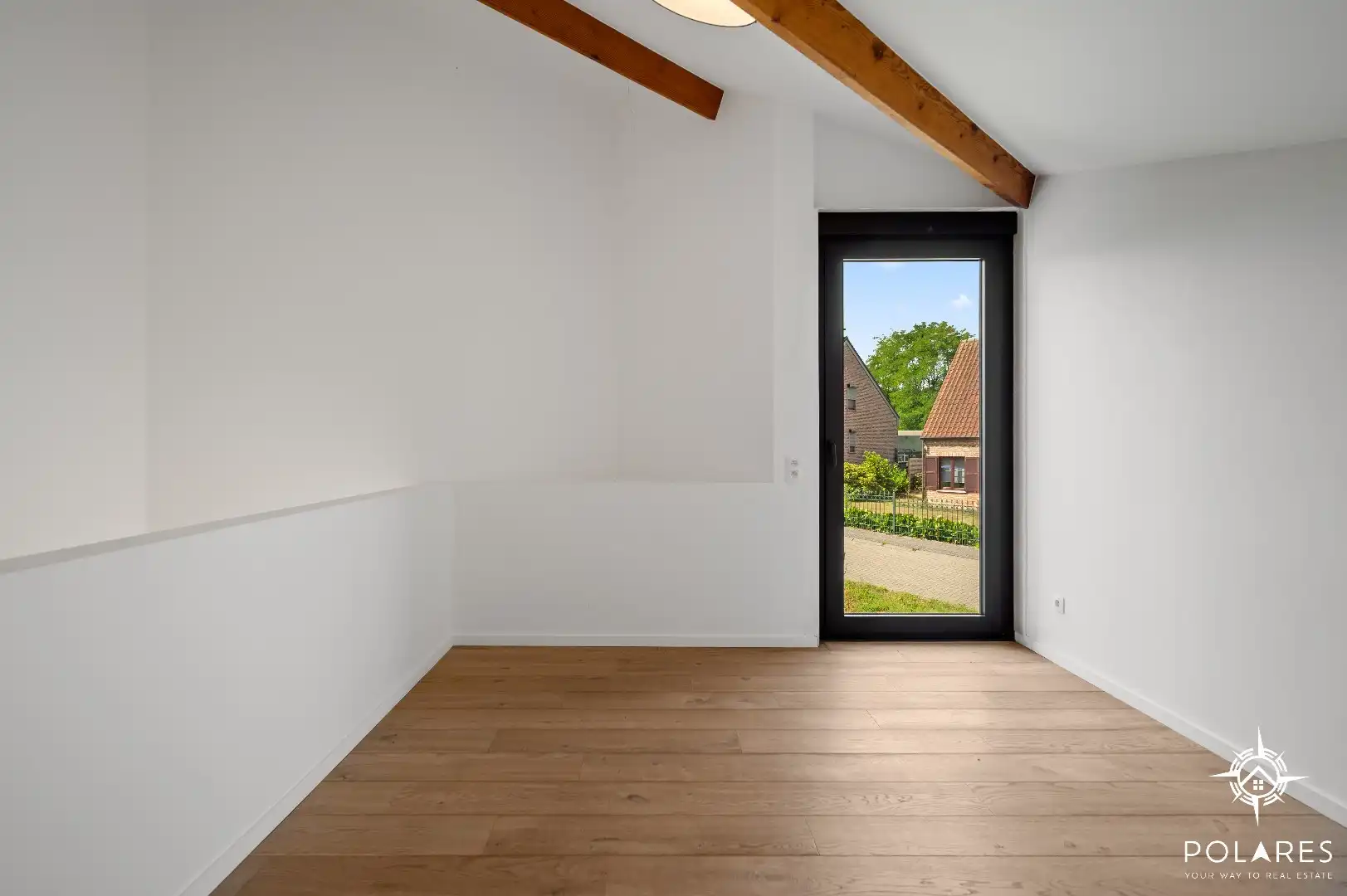 Vrijstaande woning gelegen in een doodlopende straat foto 11