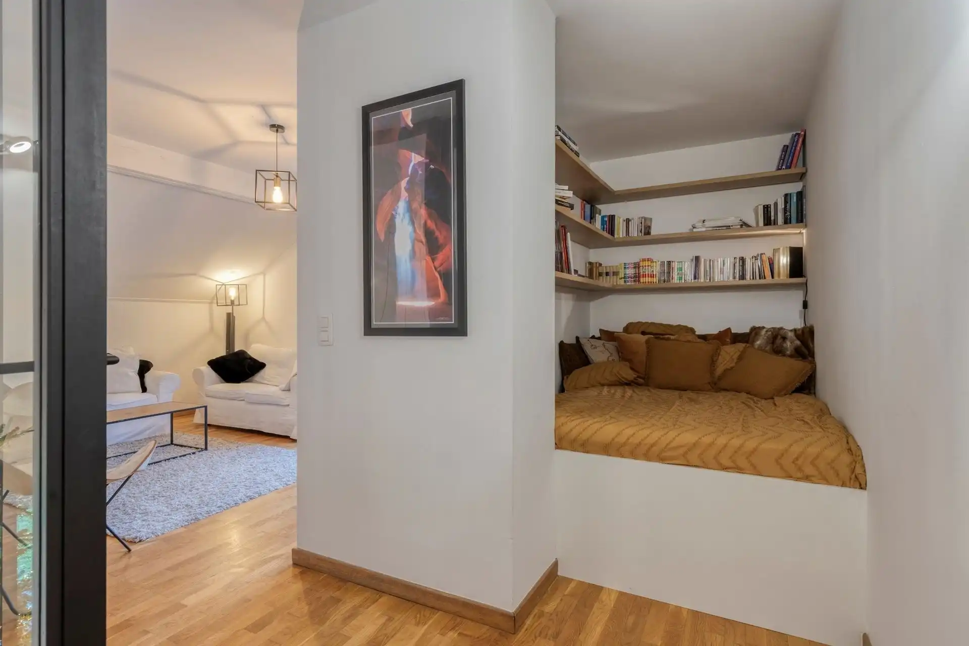 Volledig gerenoveerde hedendaagse villa ±487 m² in de Marnix wijk foto 34