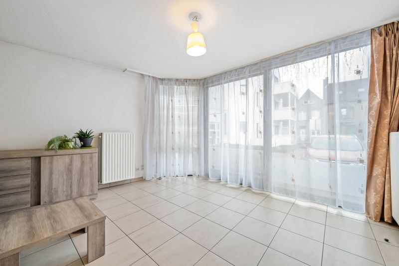 Roeselare : Instapklare hoek duplexappartement met 1 slaapkamer (kan opgesplitst worden )  met ruim terras nabij centrum + zolder foto 4