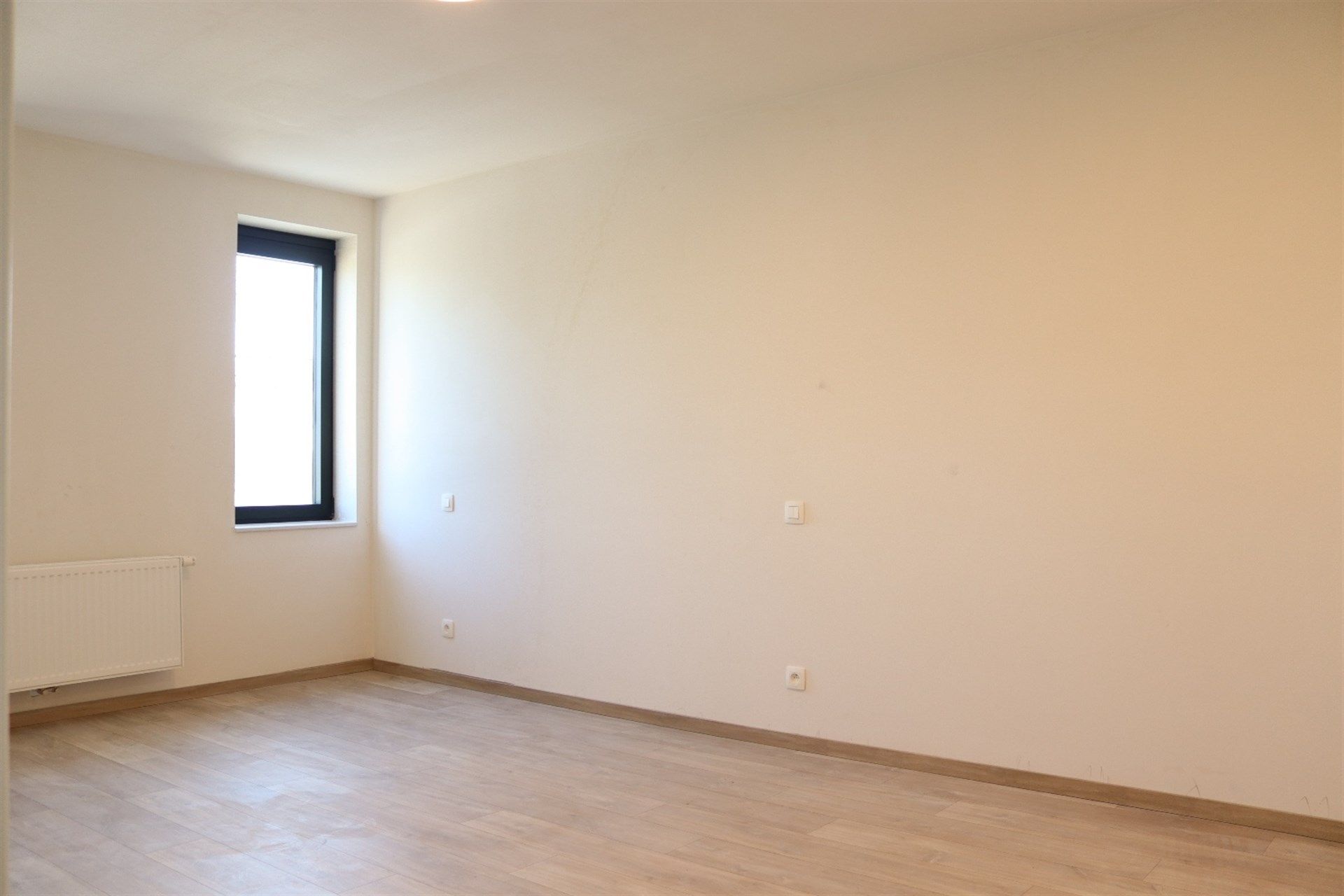 Ruime energiezuinige nieuwbouw woning op gunstige ligging. foto 23
