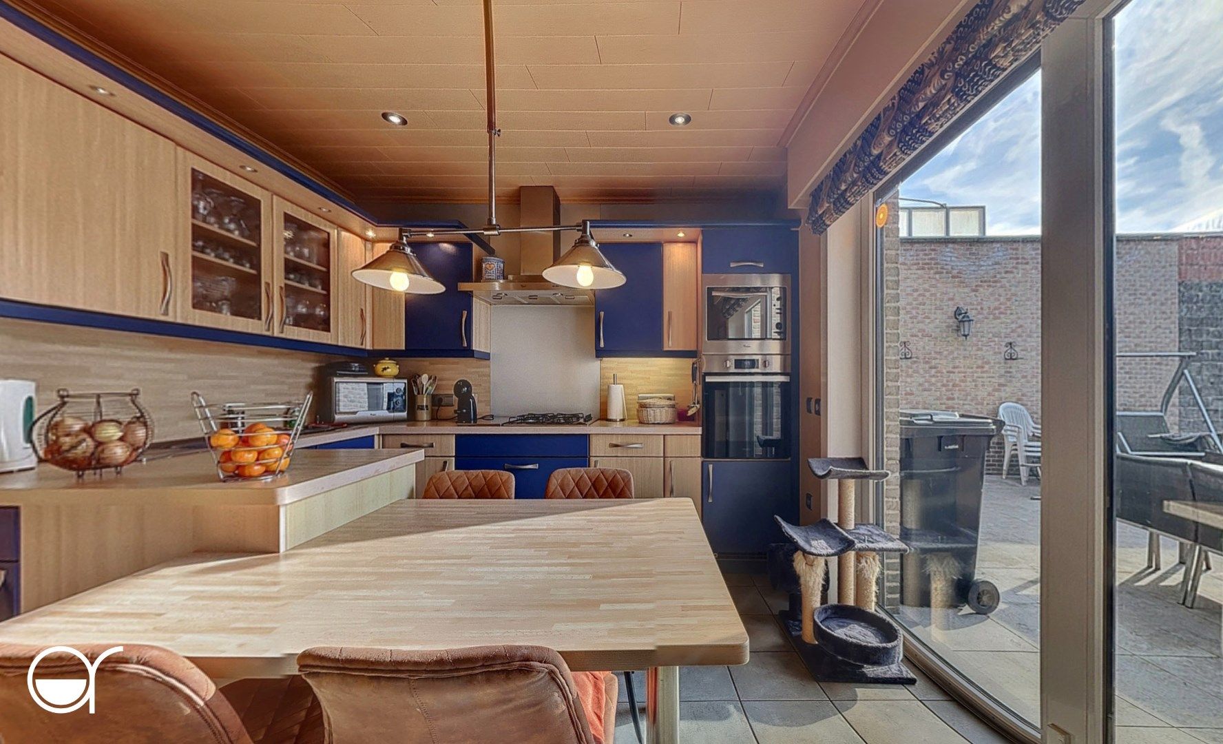 Ruime woning met vier slaapkamers, tuin, garage en mogelijkheid voor zelfstandige activiteit foto 6