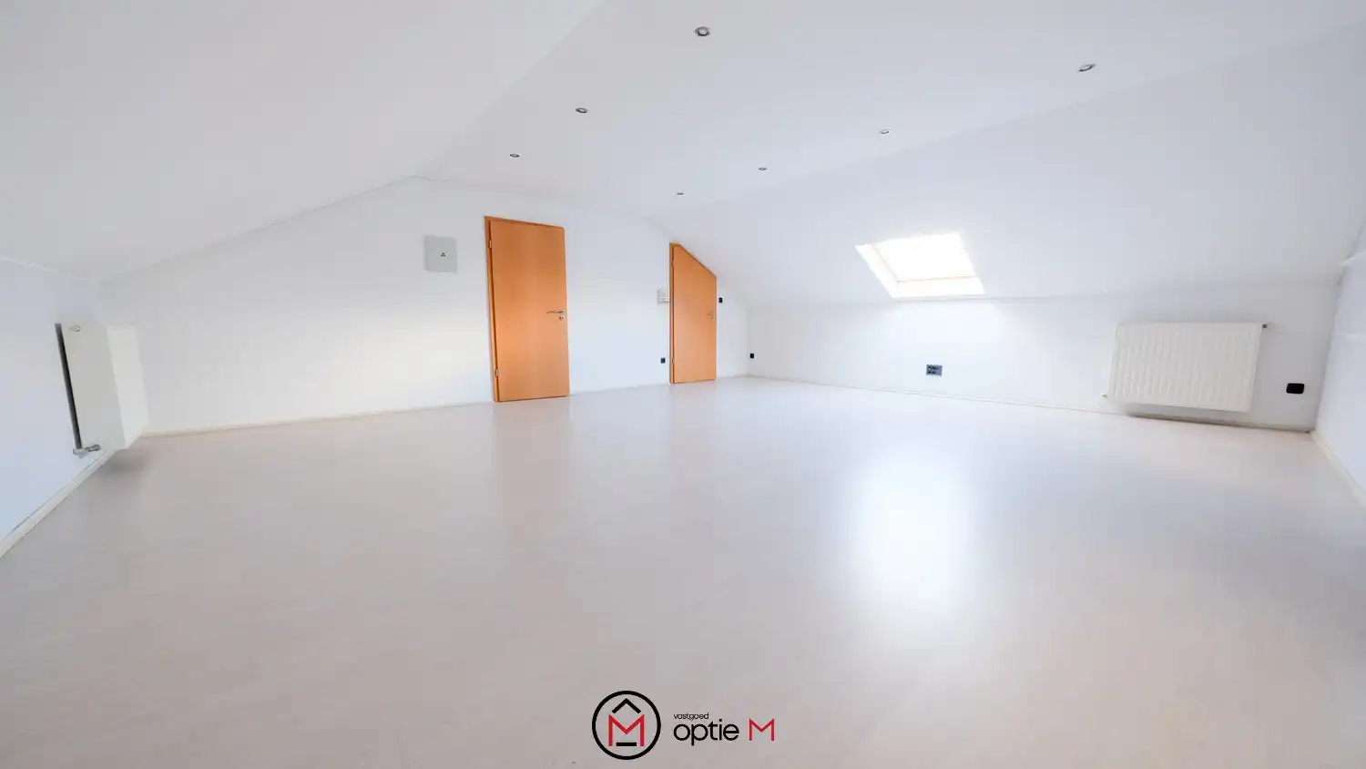 Bedrijfspand met woonst te huur – ruime hal, werkplaats en appartement met 3 slaapkamers foto 29