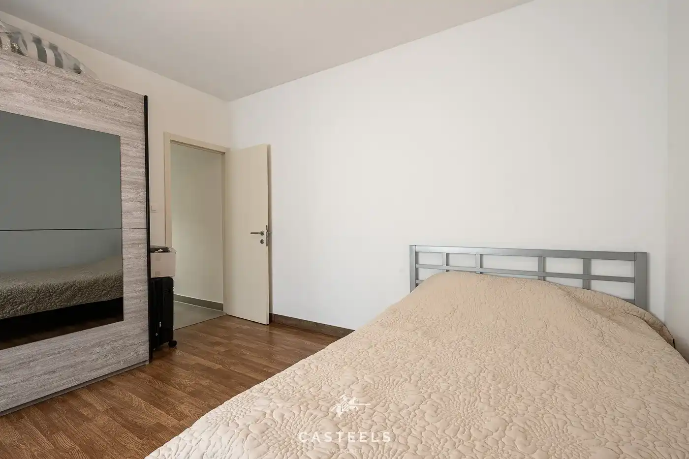 Gerenoveerd gelijkvloers appartement vlak bij Dampoort foto 9