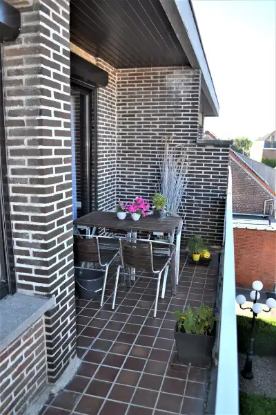 2 slaapkamer appartement met garage! foto 7