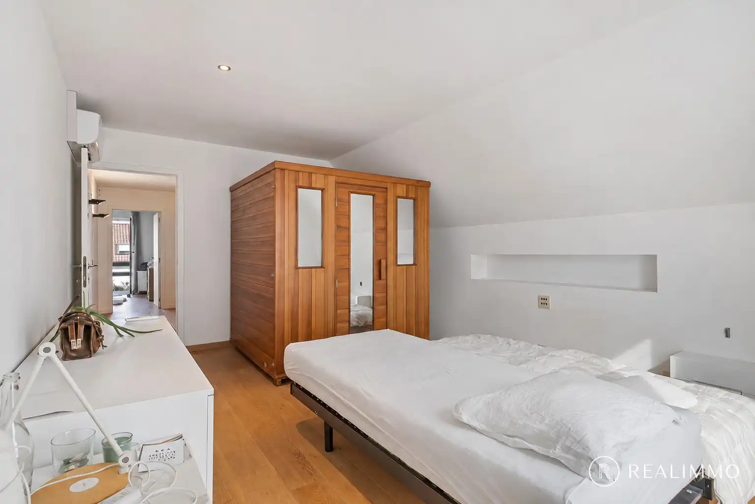 Tijdloze duurzame villa op 1.892m² met zwembad! foto 16