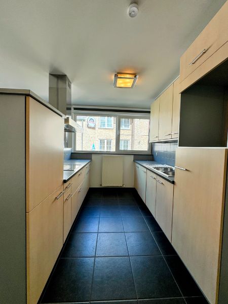 Instapklaar 2 slpk appartement nabij centrum Geel. foto 6