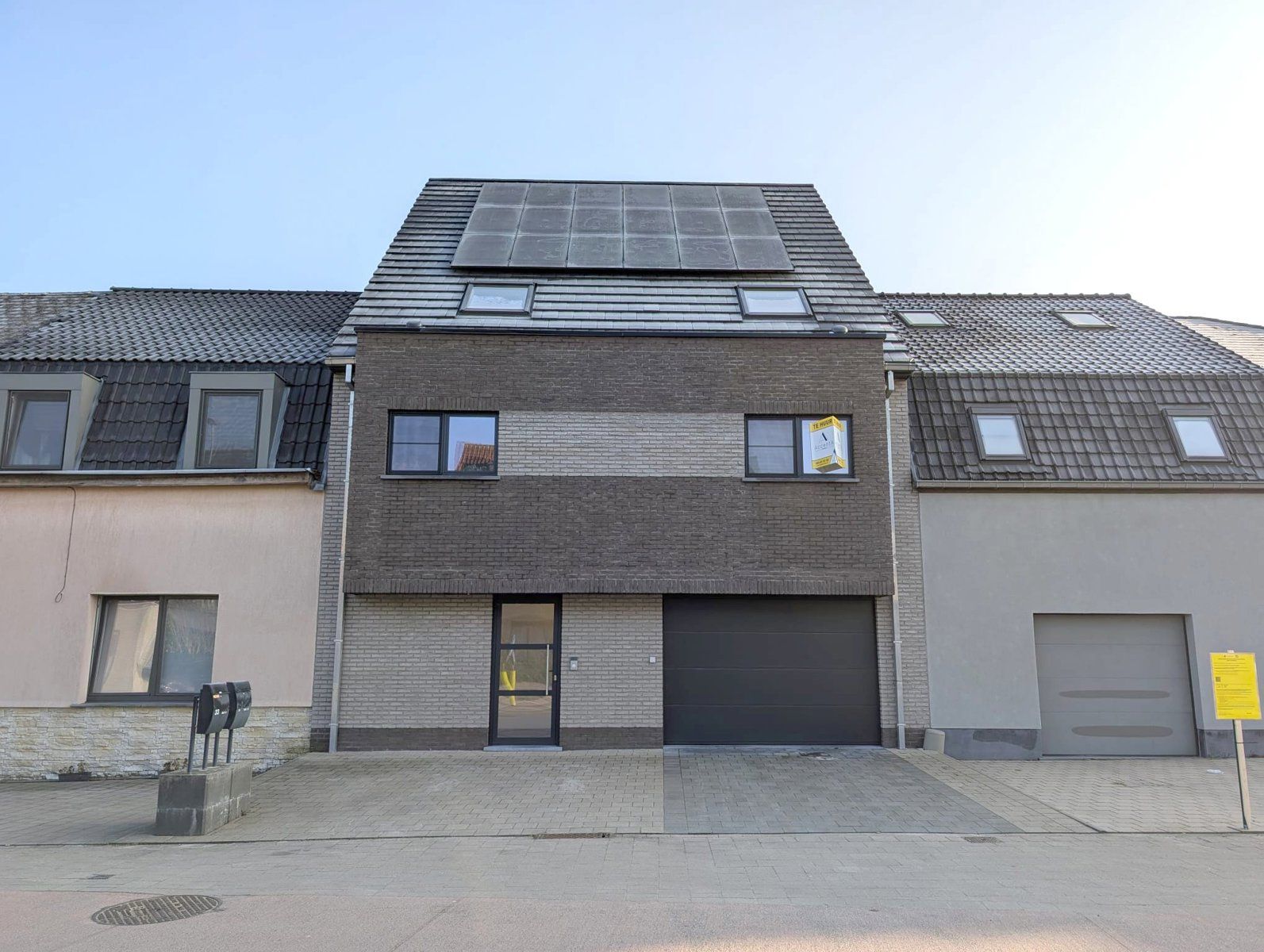 EnergieNEUTRAAL Duplex-app met 2 slpk,2 parkings,tuin+terras foto {{pictureIndex}}